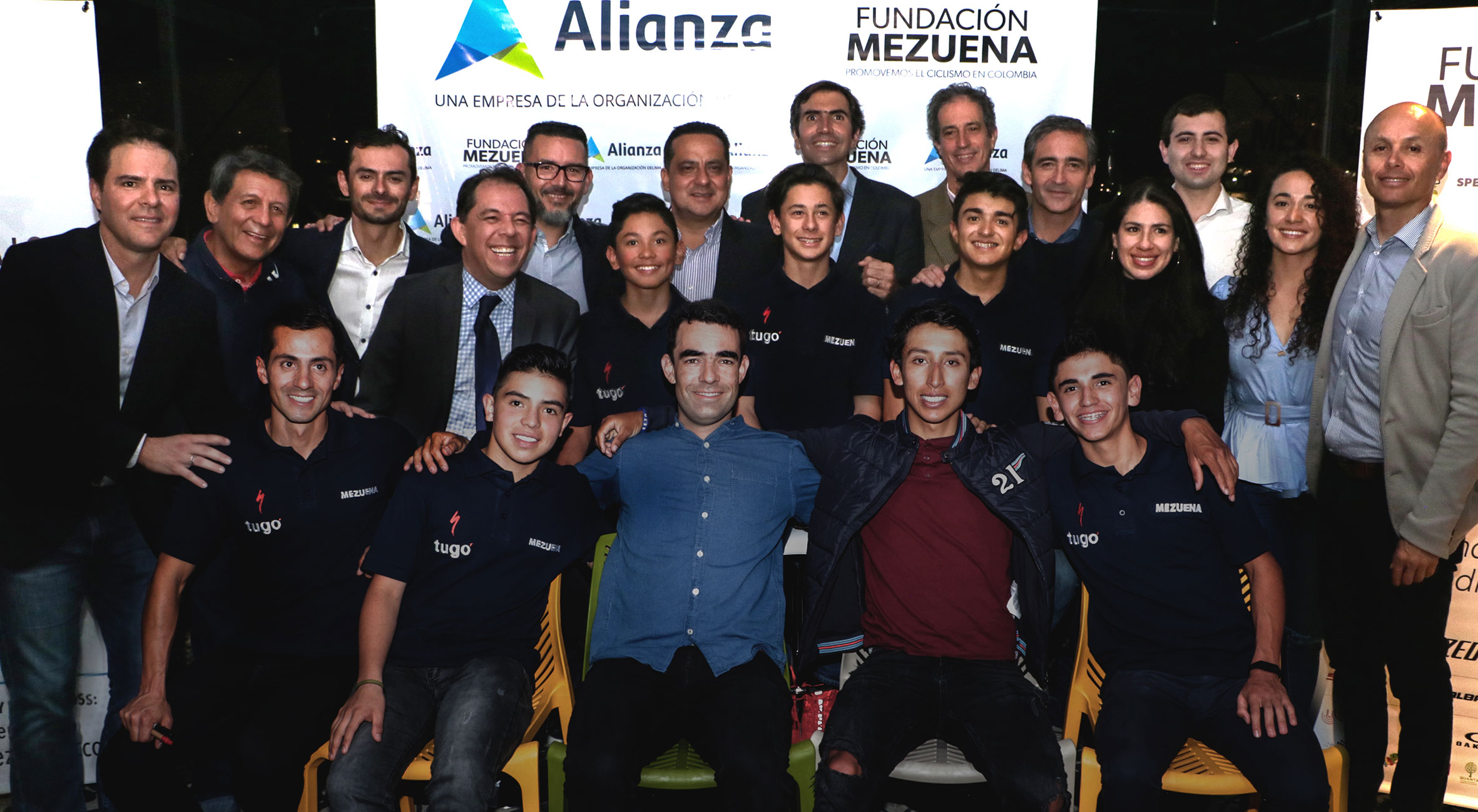 Espectacular evento de lanzamiento de los Padrinos Mezuena con EGAN BERNAL